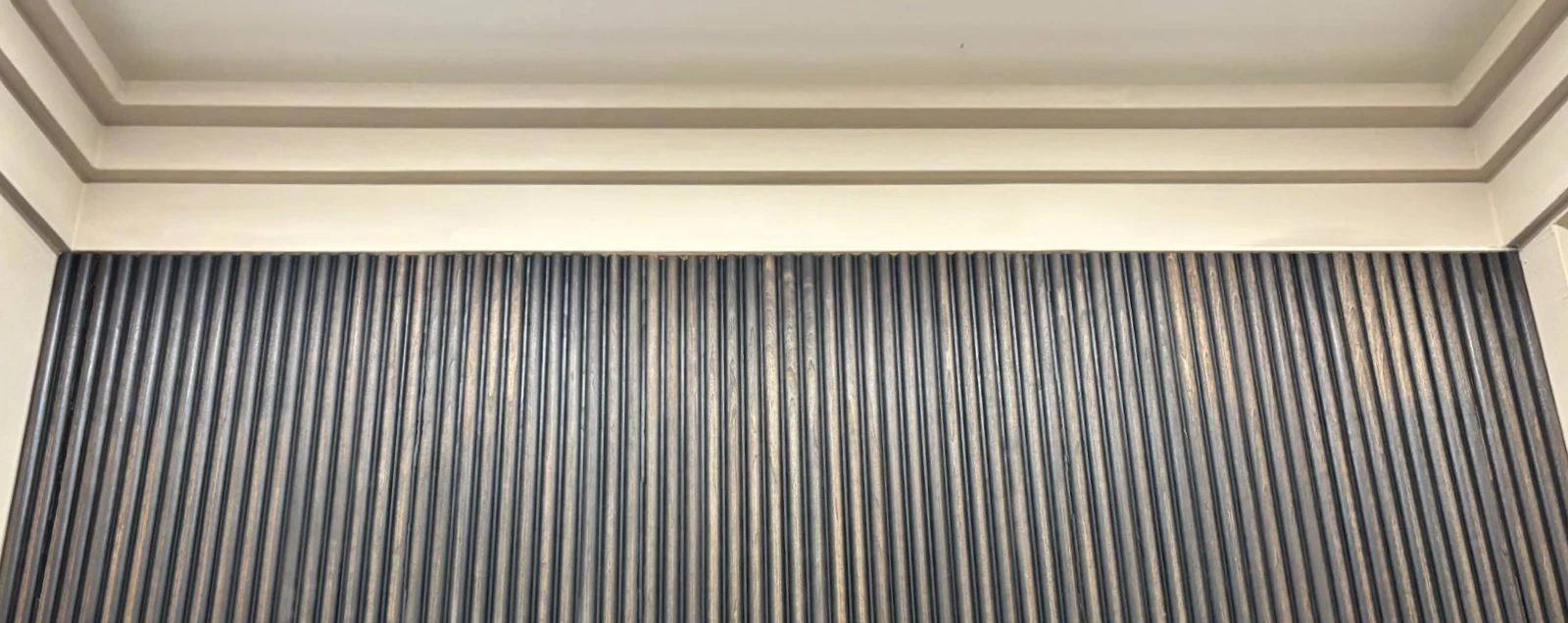 Wandpaneel Massivholz Wave, Farbton Wheathered Bronze