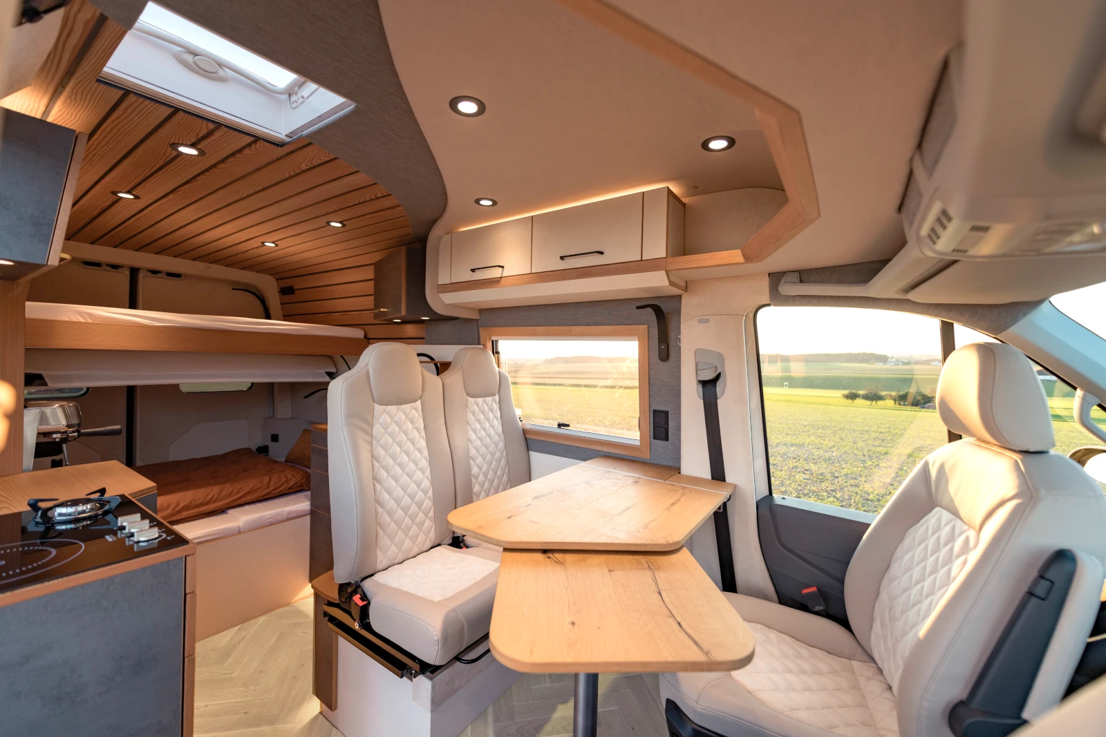 Fischgrät Super White Sägerau im Camper KIWI Senja Wohnmobil Camping