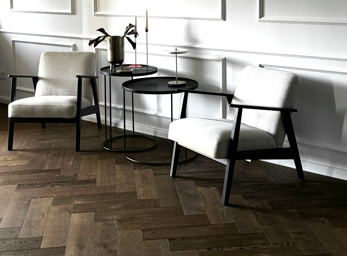 Fischgrät Eiche Chestnut - Sägerau Dunkelbraunes Fischgrätparkett