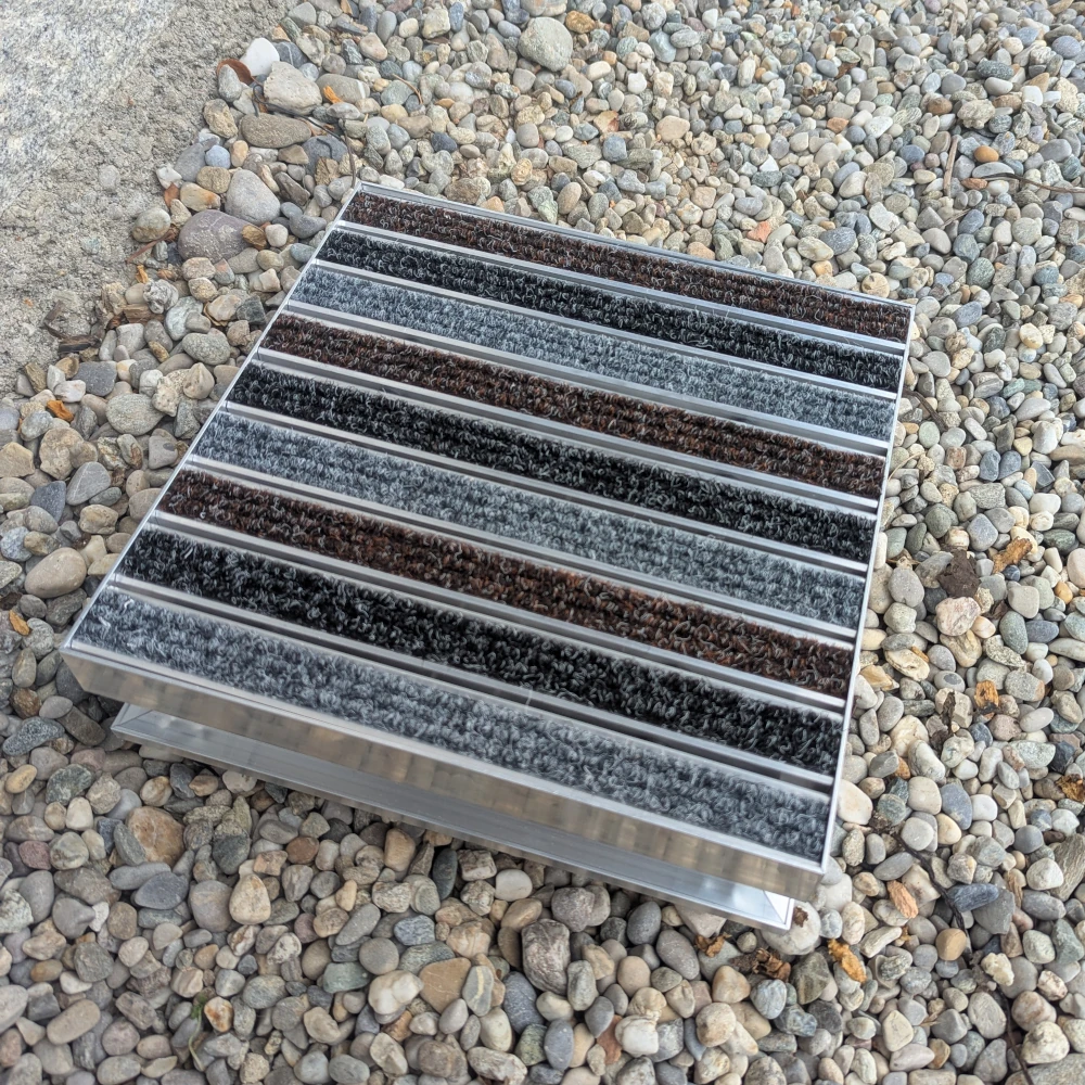 Schmutzfangbecken für bodenebene Sauberlaufmatte - Aluminiumwanne mit Abfluss für den Außenbereich Schmutzfangbecken für bodenebene Sauberlaufmatte - Aluminiumwanne mit Abfluss für den Außenbereich