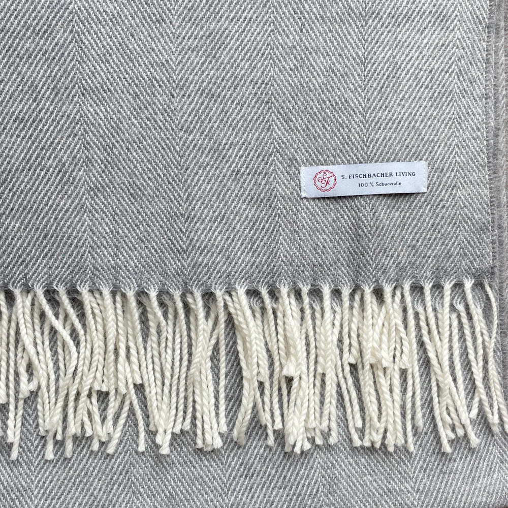 Hellgrauer Wollschal, Lambswool, Schafwolle, Herringbone