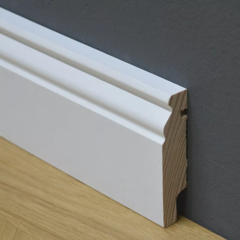 Weiße Kiefernleisten