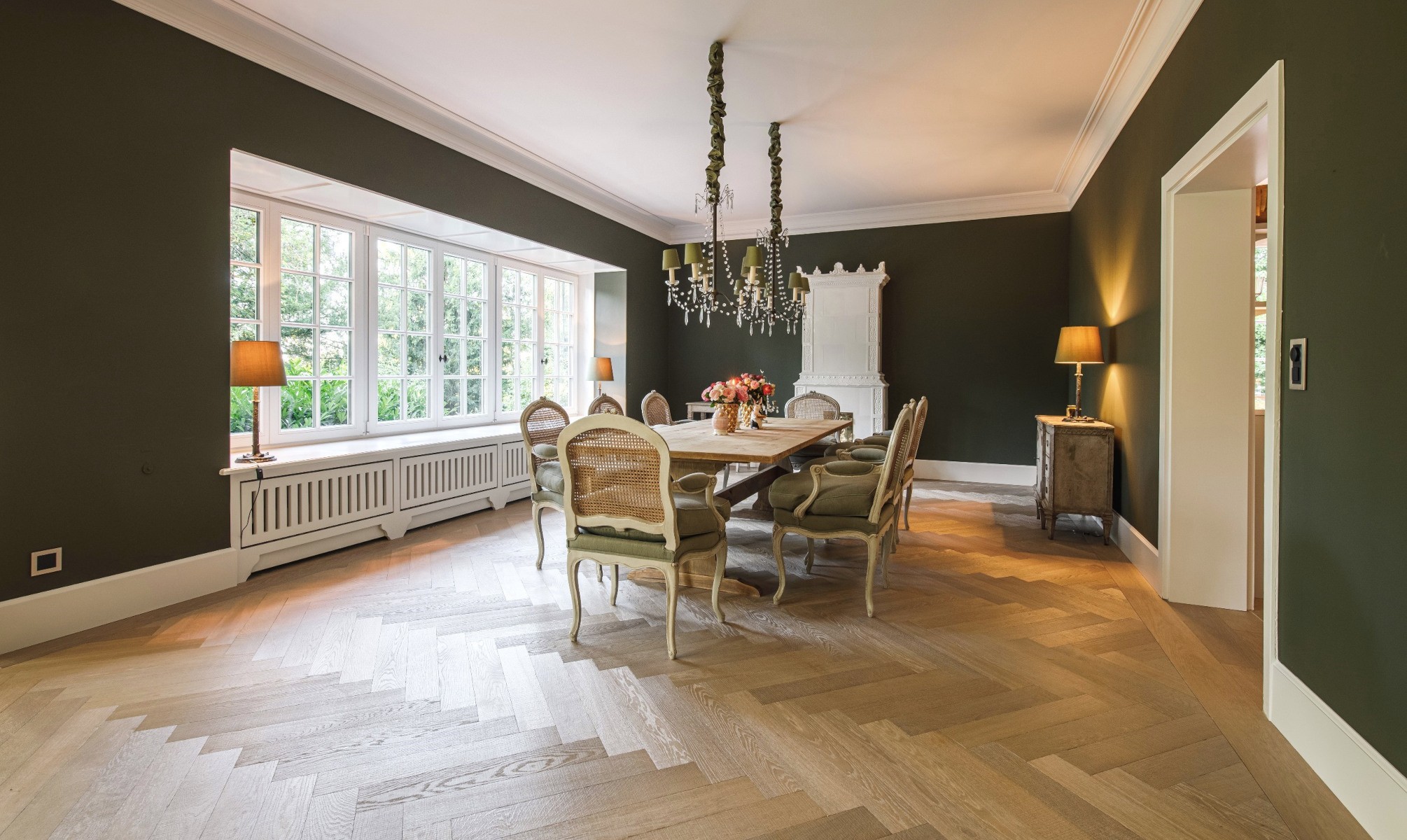 Fischgrät Eiche Antik Sägerau Cristal Grey Antikparkett Schweiz Villa