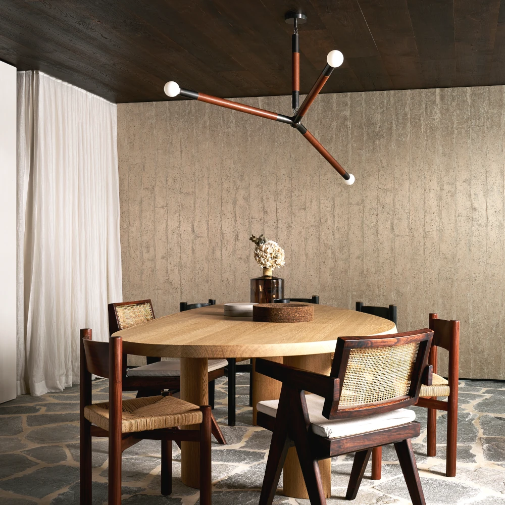 Alepine – Brass – 60130 Metalltapete mit Esstisch