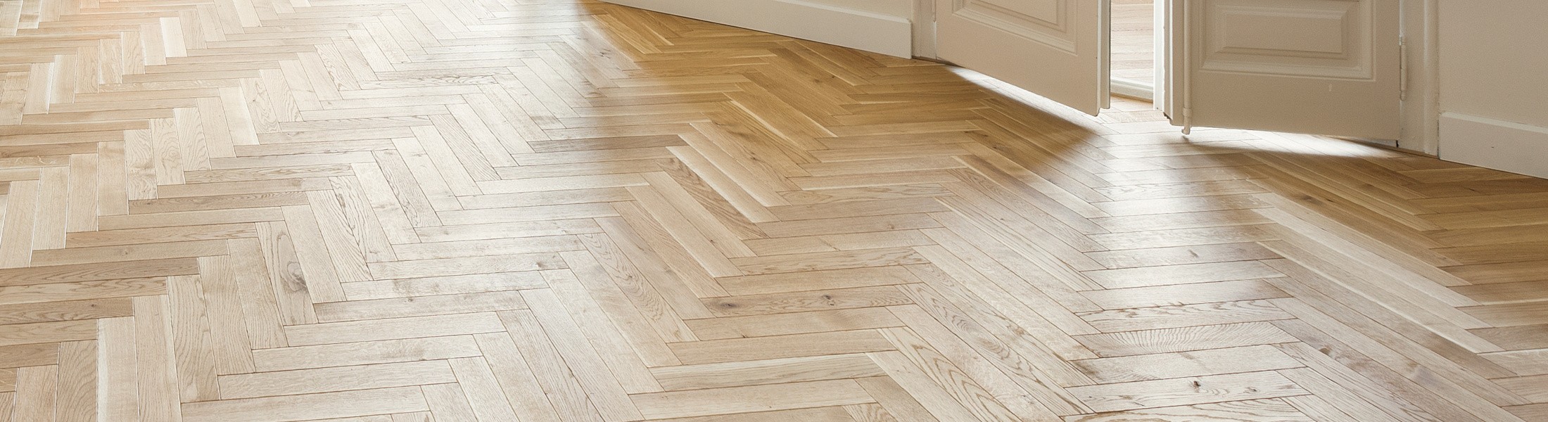 Fischgrät Antik Golden Horse, Barcelona Altbau Denkmalschutz Katalanischer Jugendstil