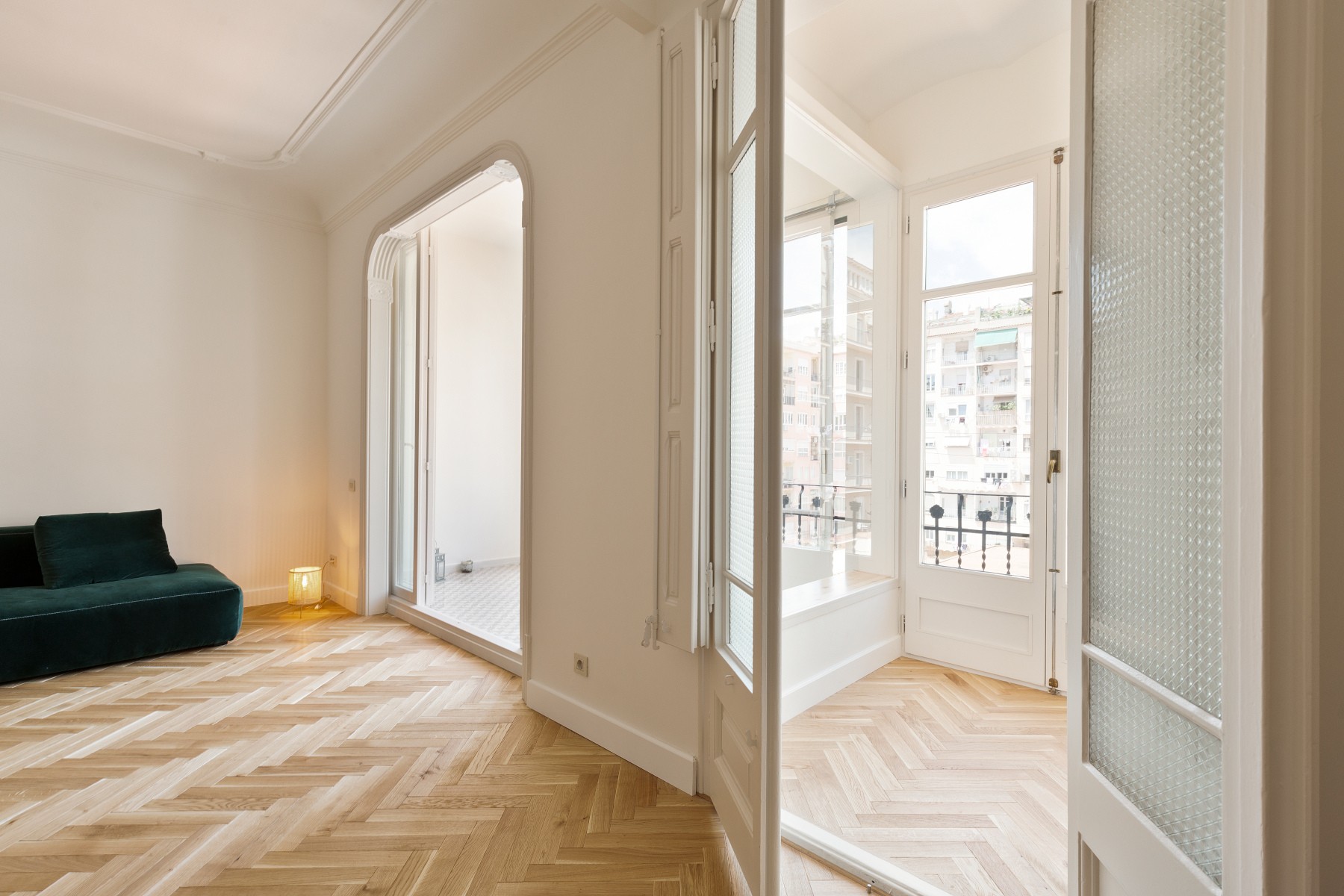 Fischgrät Antik Golden Horse, Barcelona Altbau Denkmalschutz Katalanischer Jugendstil