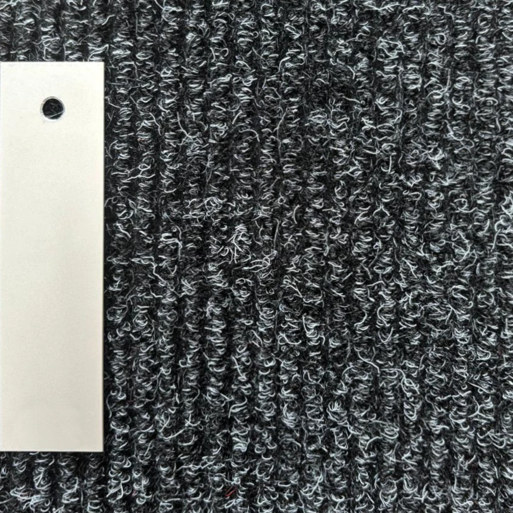 Alu Eloxiert Champagne / Rips Schwarz - bodenebene Sauberlaufmatte Alu Eloxiert Champagne / Rips Schwarz - bodenebene Sauberlaufmatte