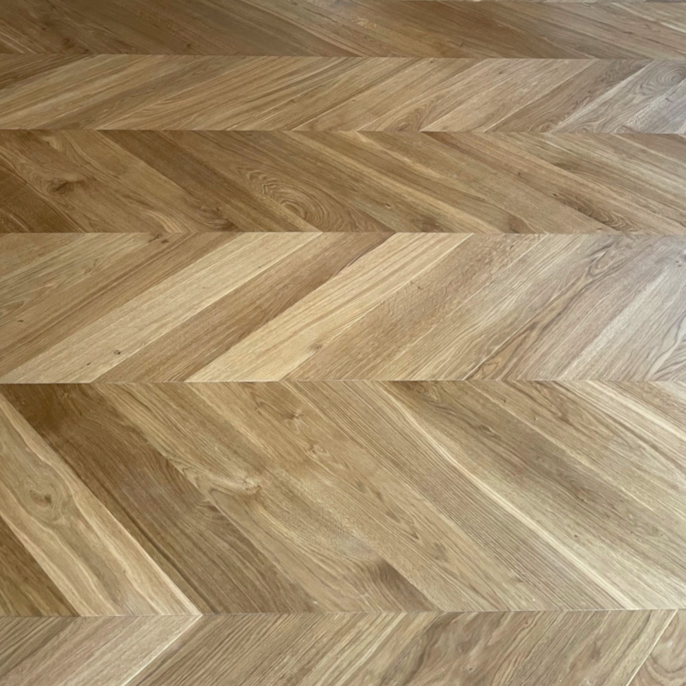 Franz. Fischgrät Eiche Caramel (geräuchert) Chevron Räuchereiche braun