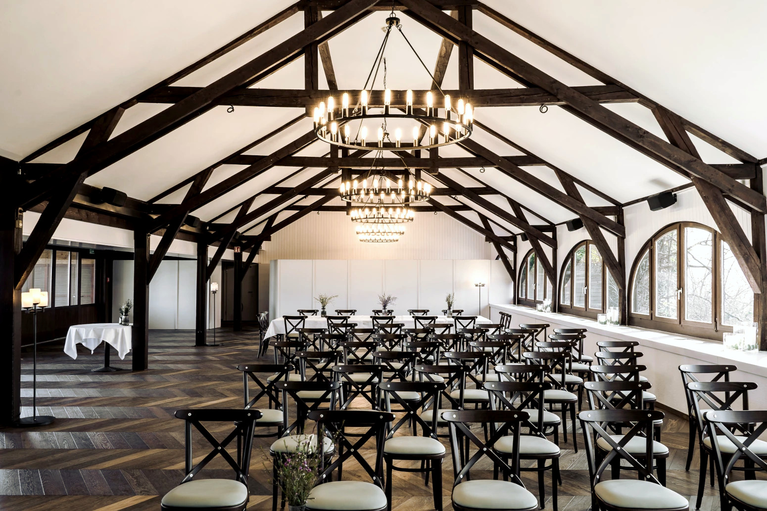 Französisches Fischgrät Eiche Colombian im Landgasthof Halbinsel Au Schweiz Chevron Veranstaltungssaal