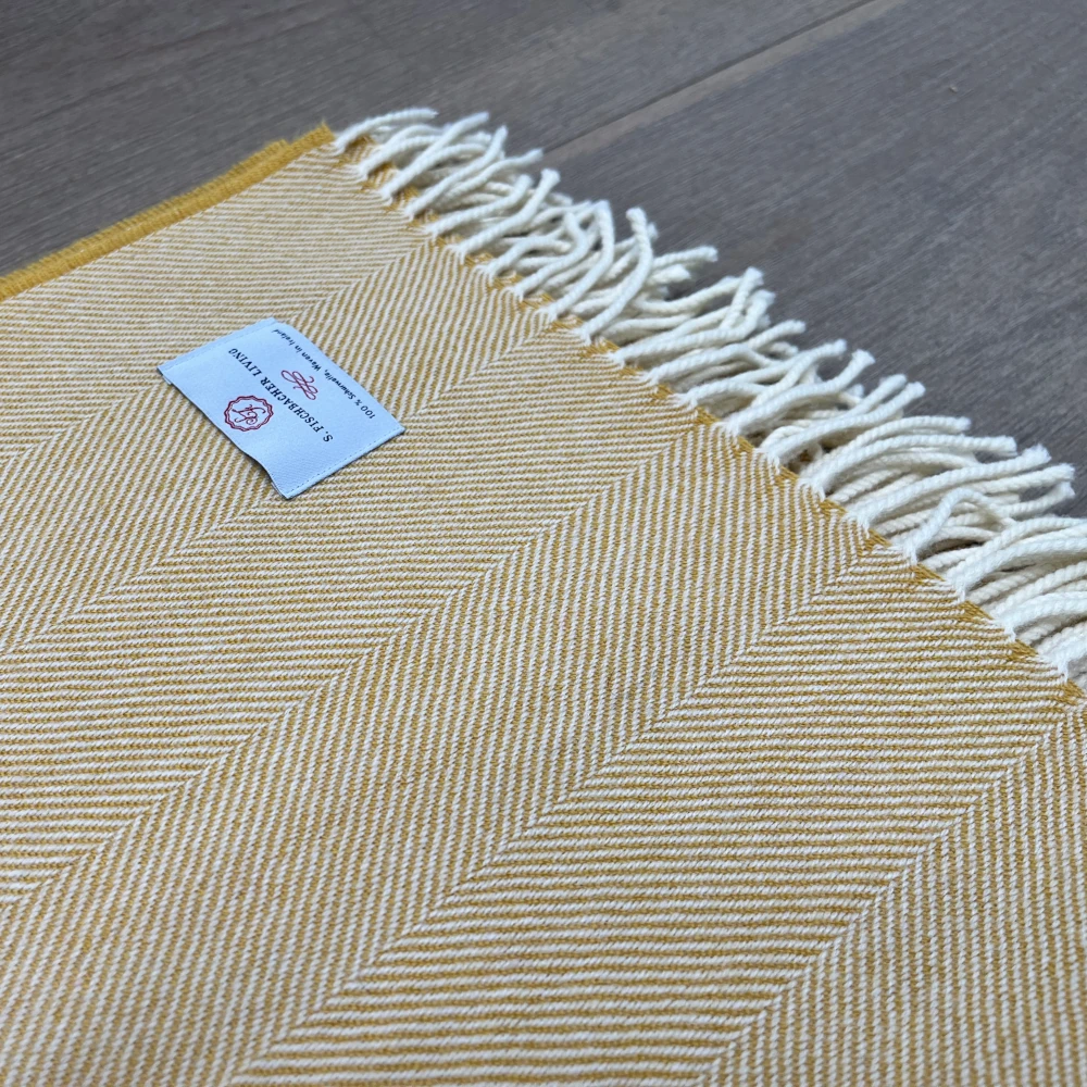 Plaid Cosy Lambswool - Kurkuma Latte Gelbe Wolldecke Merinowolle Fischgrätmuster