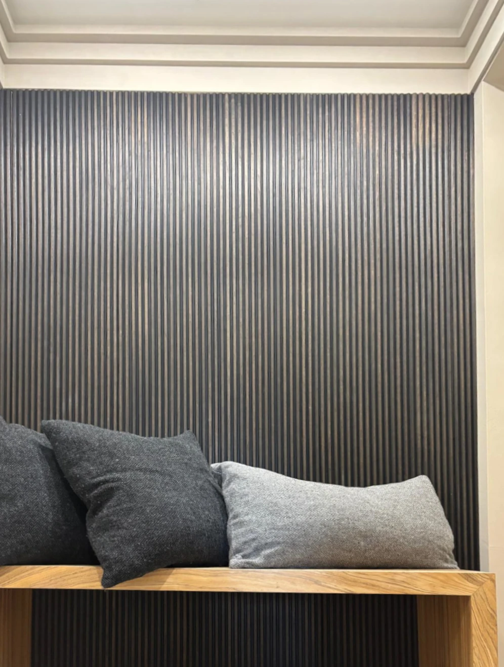 Wandpaneel Massivholz Wave, Farbton Wheathered Bronze