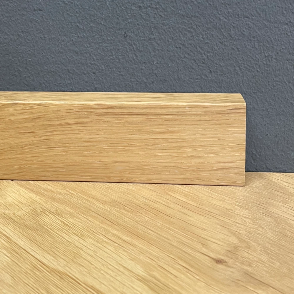 Sockelleiste Eiche kantig, geölt oder lackiert Sockelleiste Eiche kantig, geölt oder lackiert