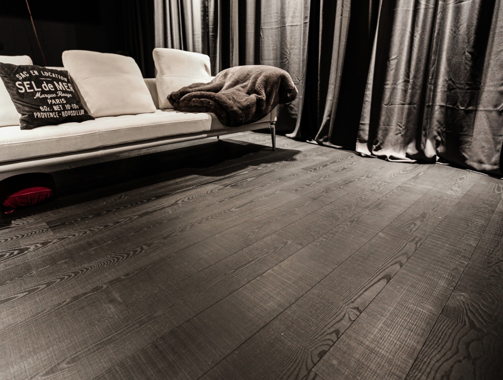 Eschendiele Sägerau Schwarz Eschenholz Landhausdielen