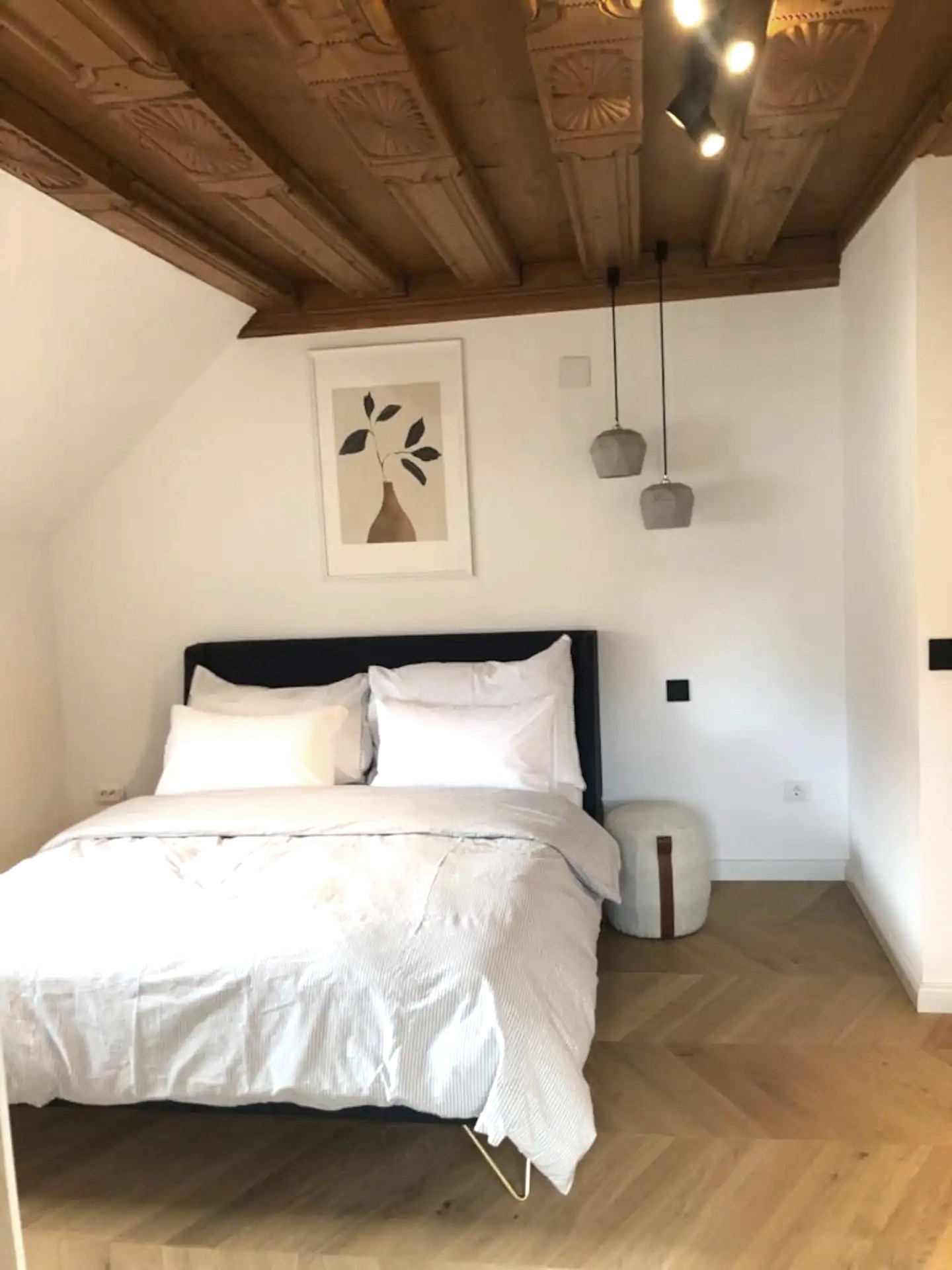 Französisches Fischgrät / Chevron Eiche Clear White Ferienwohnung Steyr, Eichenparkett