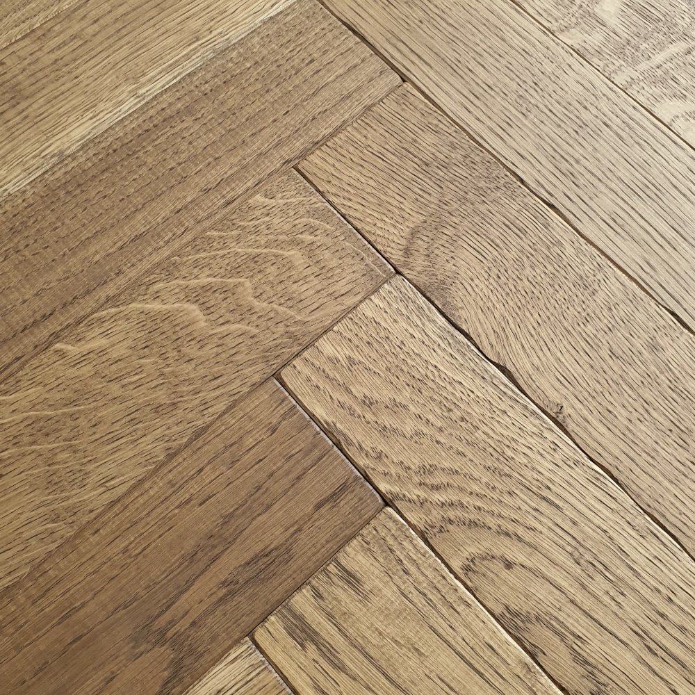 Fischgrät Eiche Antik Walnut Horse  Braunes Antikparkett