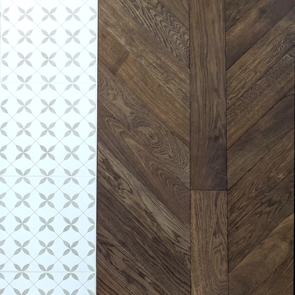 Französisches Fischgrät Eiche Toulon dark (geräuchert) Dunkles Chevron, Leiterparkett, Räuchereiche