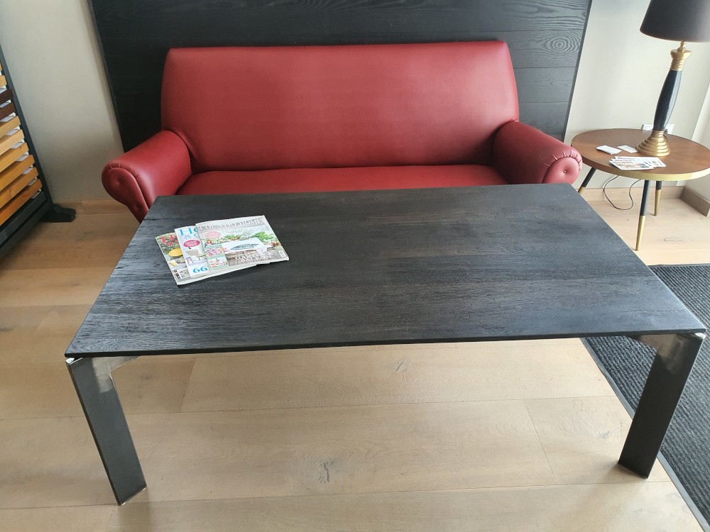 Couchtisch massive Mooreiche Couchtisch aus massiver Mooreiche