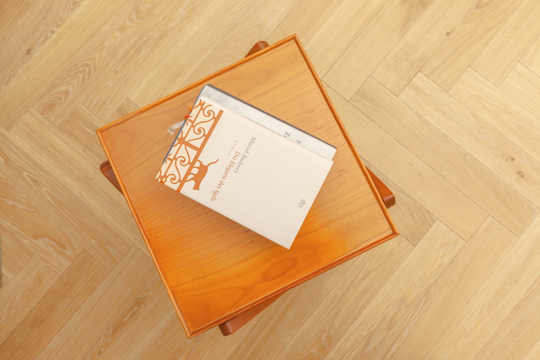 Fischgrät Eiche Clear White Helles Fischgrät Parkett im Wohnraum