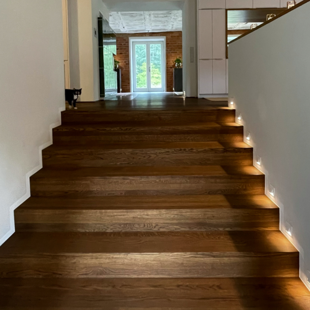 Treppe passend zum Parkett Eiche Criollo (Räuchereiche) Eichendielen dunkelbraun