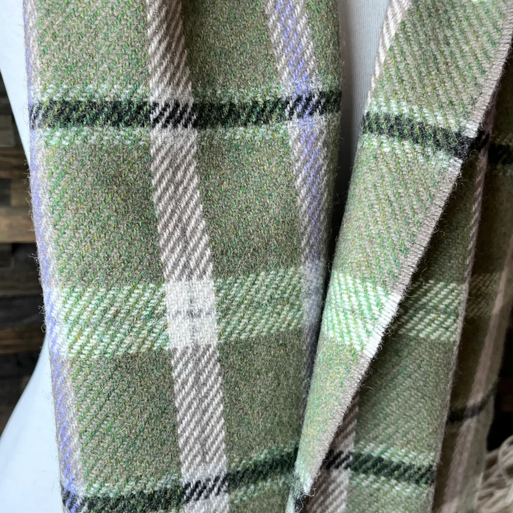 Foxford Wollschal - Green & Violet Check Grün karierter Schal, weiche Lambswool, made in Ireland