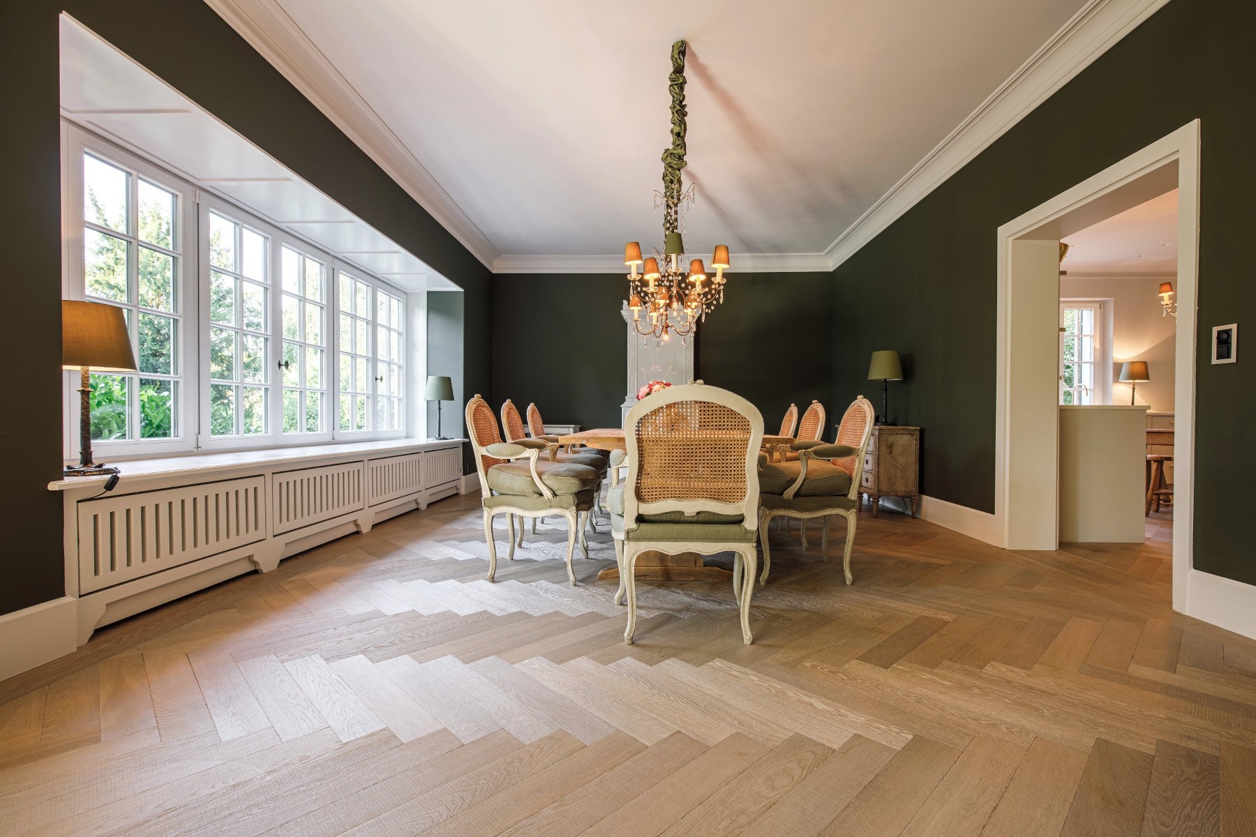 Fischgrät Eiche Antik Sägerau Cristal Grey Antikparkett Schweiz Villa