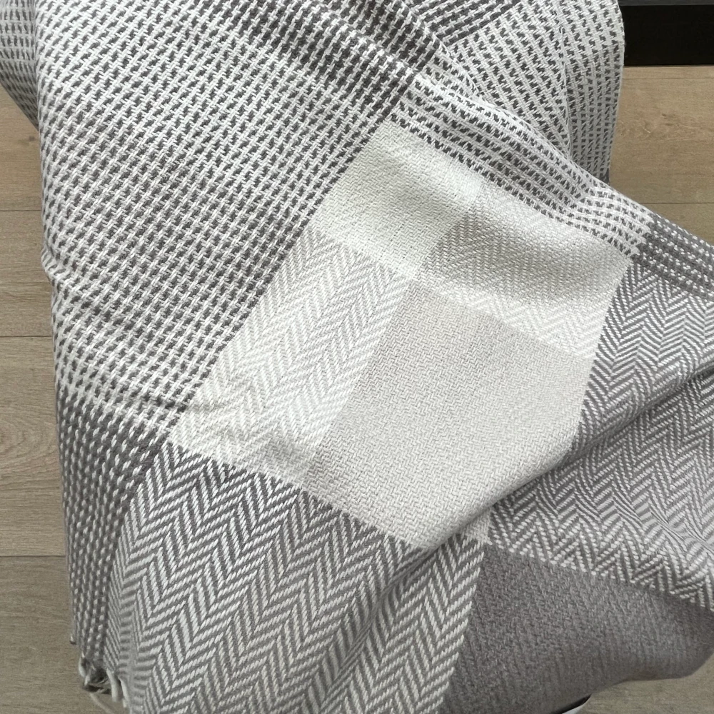 Plaid Cashmere Merino von Foxford - Cream Blocks Plaid Cashmere Merino von Foxford - Cream Blocks