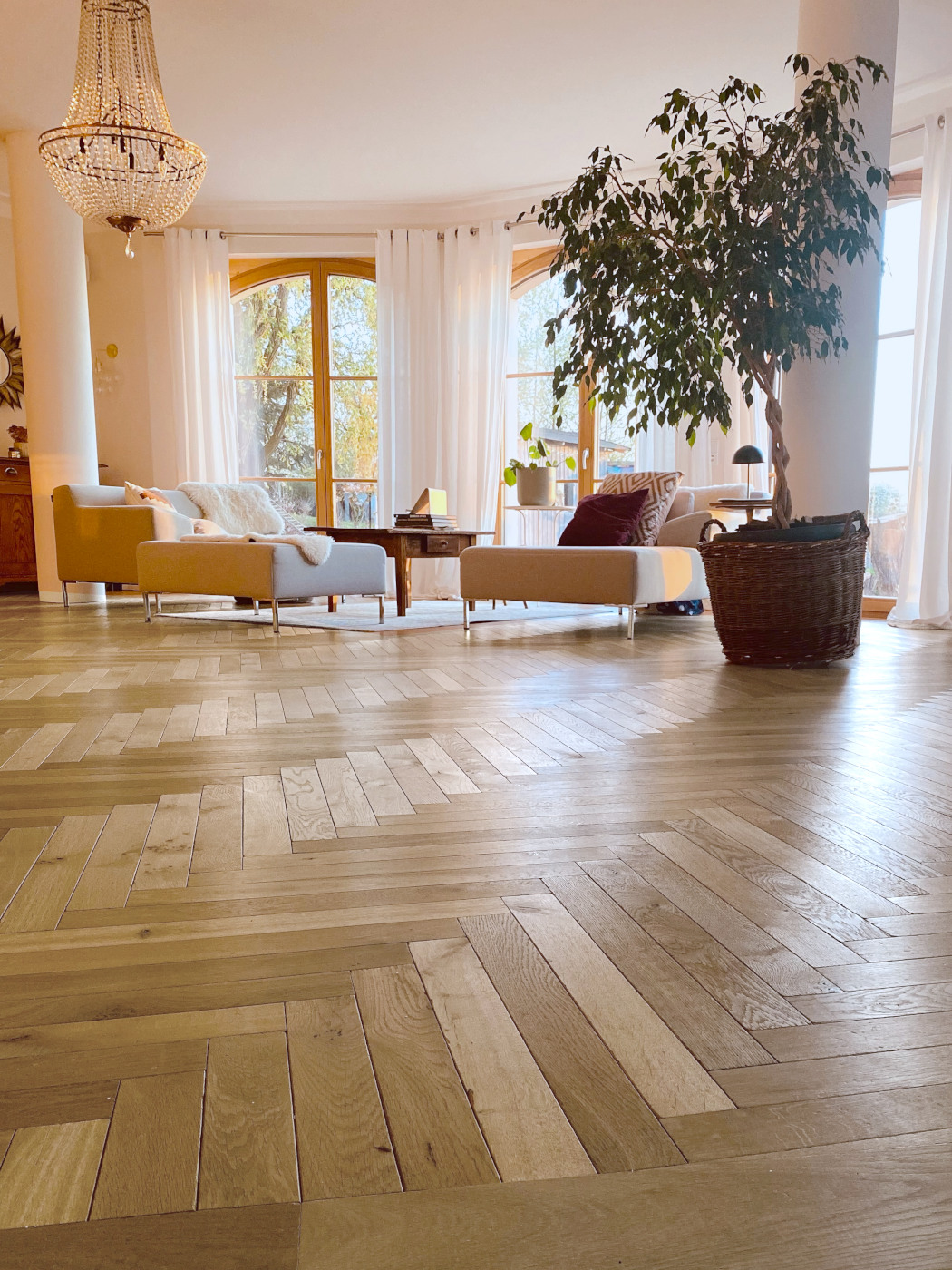 Fischgrät-Parkett Eiche Antik Sesame Helles Antikparkett, lange Fischgrätstäbe