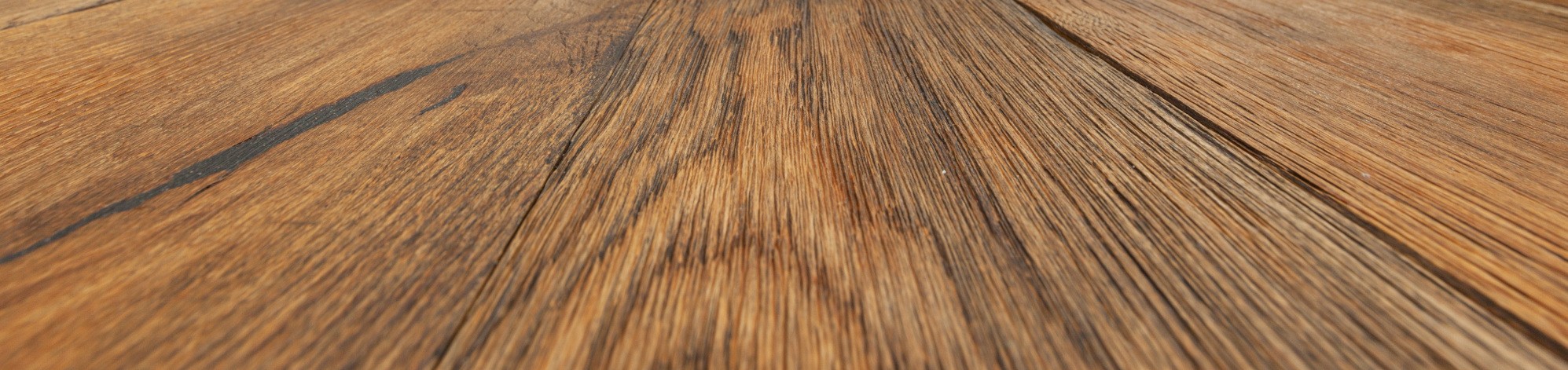 Wirtshausboden Eichendielen Avignon Massivholzdielen, Massivdielen, Handarbeit, robuste Eichendielen, Kachelofen