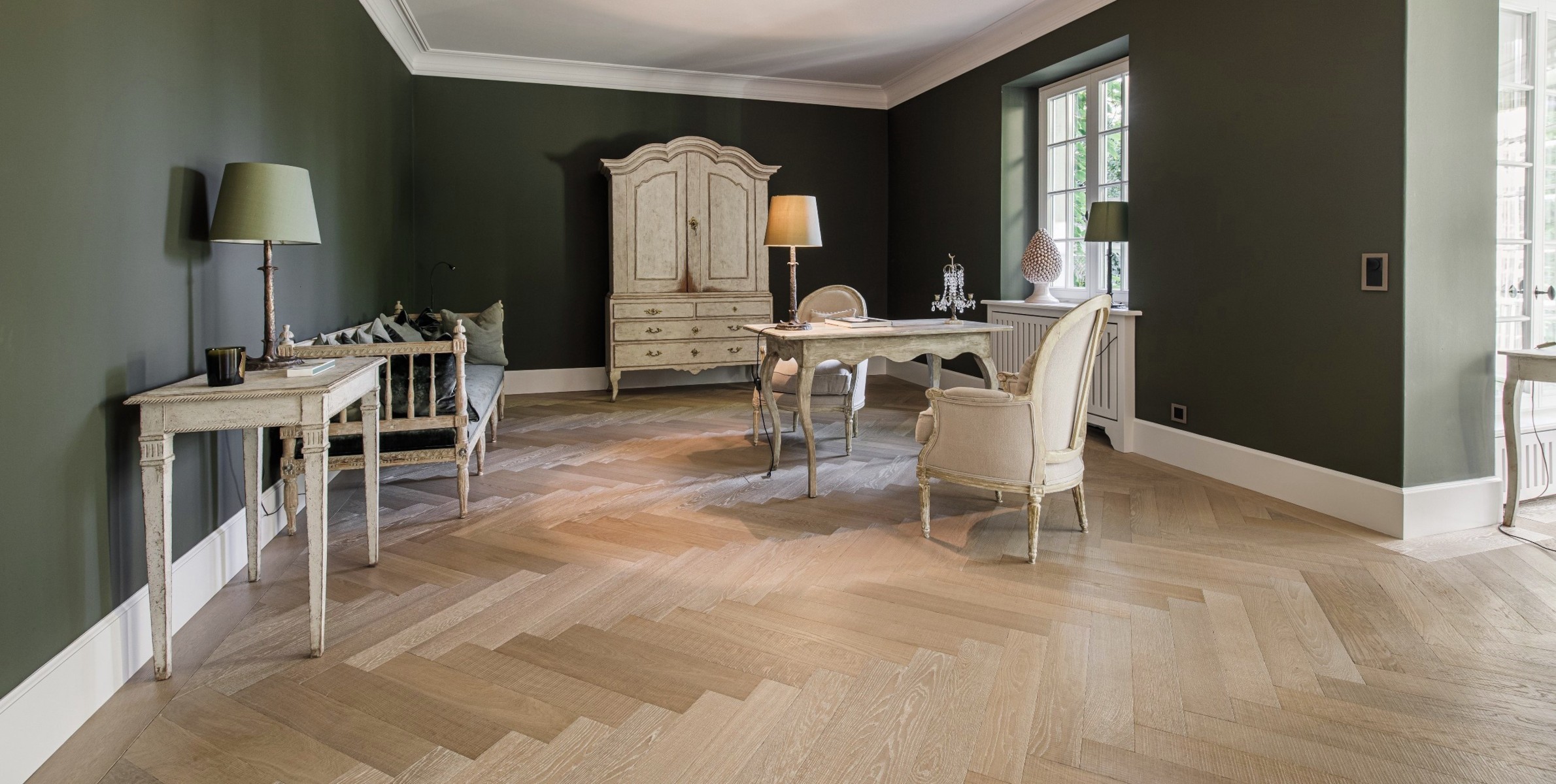 Fischgrät Eiche Antik Sägerau Cristal Grey Antikparkett Schweiz Villa