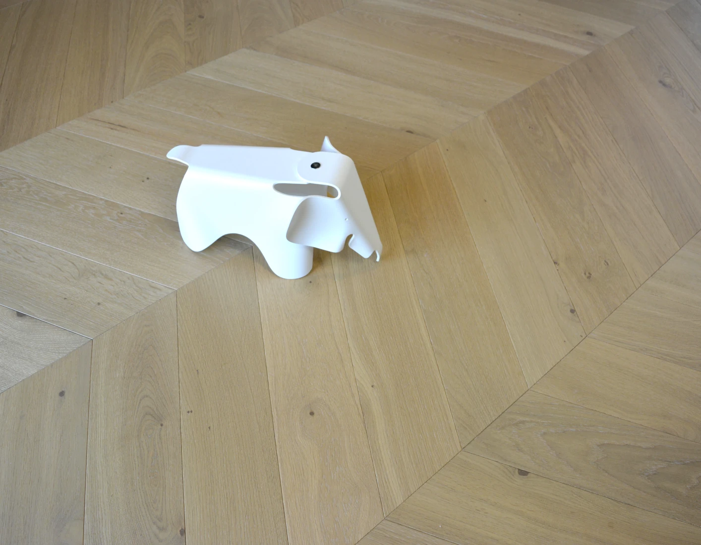 Französisches Fischgrät, Clear White - Select Chevron, helles Eichenparkett, Kinderzimmer