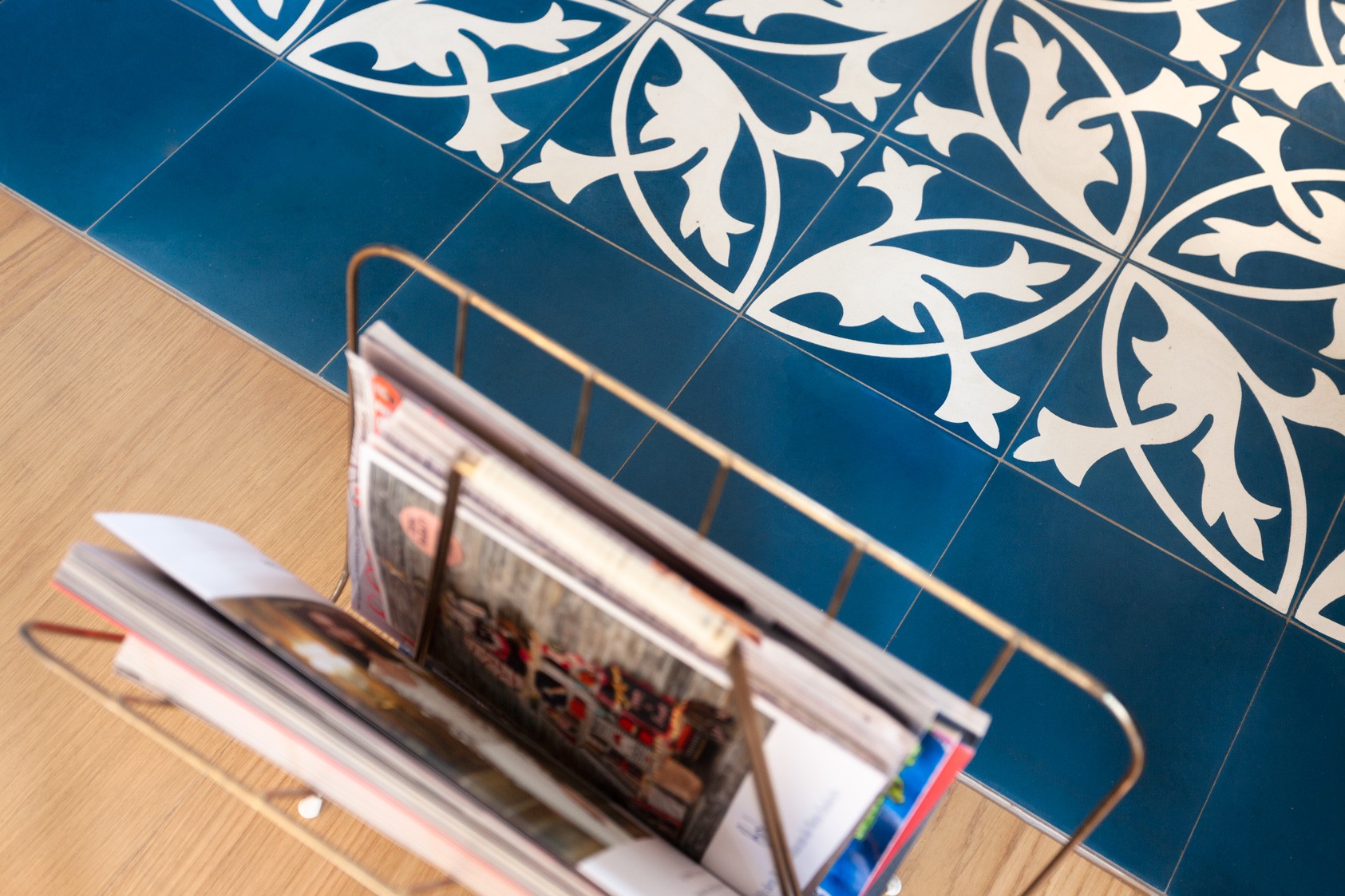 VIA Fliesen Blaue Zementfliesen Küche