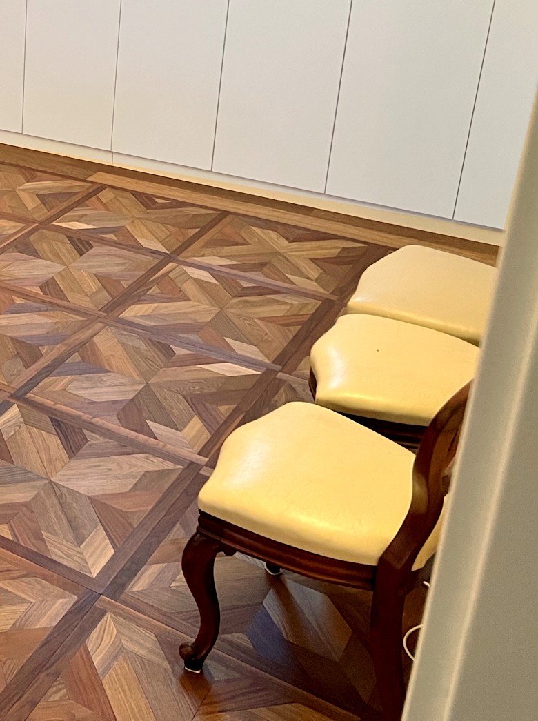 Tafelparkett Eiche Terra / Walnuss mit Antikbearbeitung Edle Parkett-Tafeln