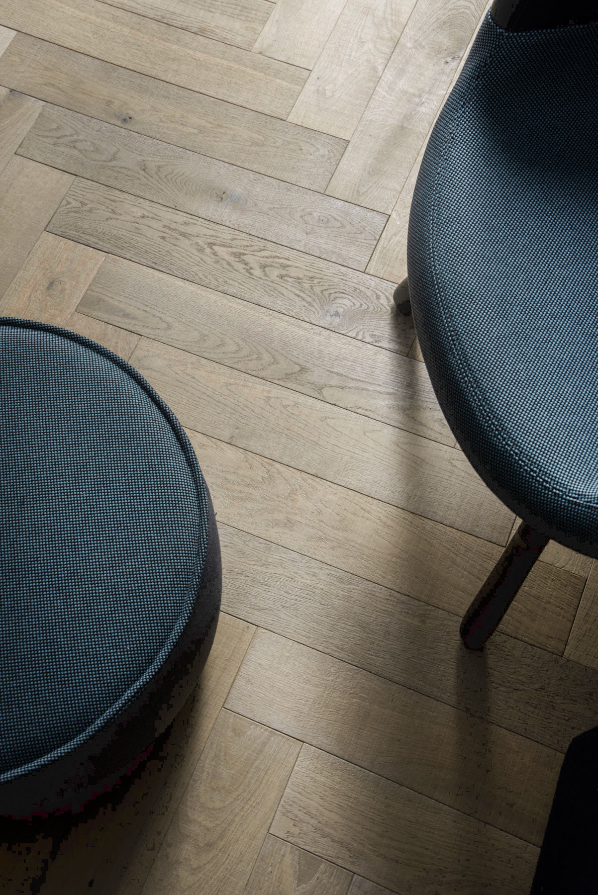 Fischgrät Cristal Grey Sägerau Eiche angeräuchert grau-braun