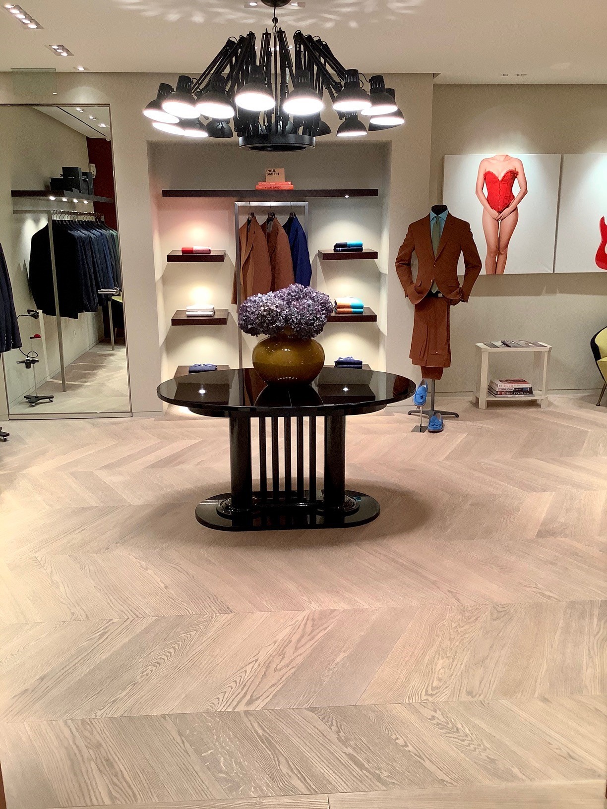 Französisches Fischgrät Super White  Französisches Fischgrät in Herren-Boutique