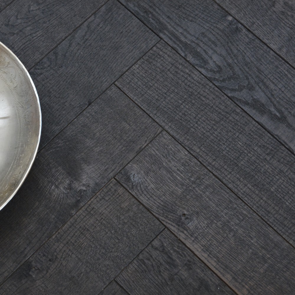 Fischgrät Eiche Black Extreme - Sägerau  Schwarzes Parkett