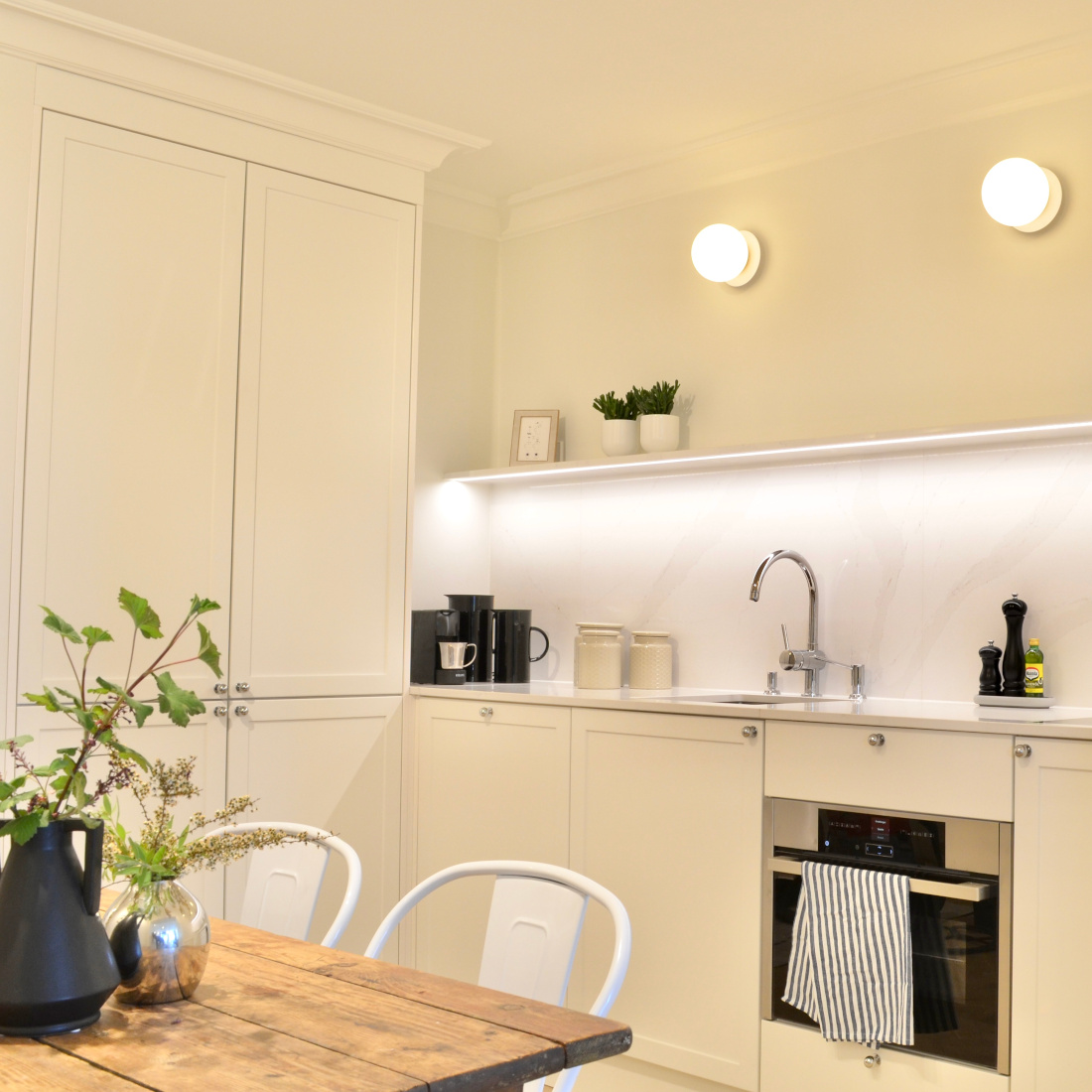 Ferienwohnung Kühlungsborn: Massivholz-Parkett Fischgrät Eiche Sägerau Helles Parkett, Massivholzparkett