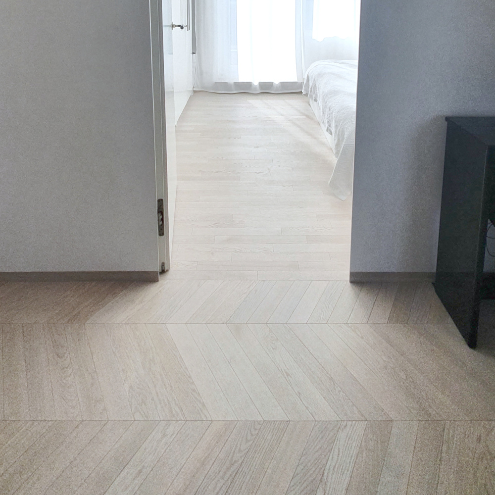 Französisches Fischgrät 60 °, Eiche massiv, Noblesse Polar White Chevron Massivholz, weißes Parkett