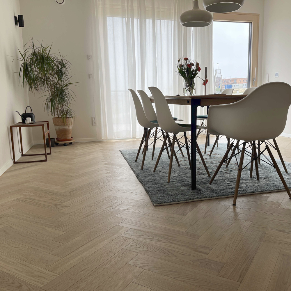 Fischgrätparkett Eiche "Oat" Natürliches Herringbone Parkett