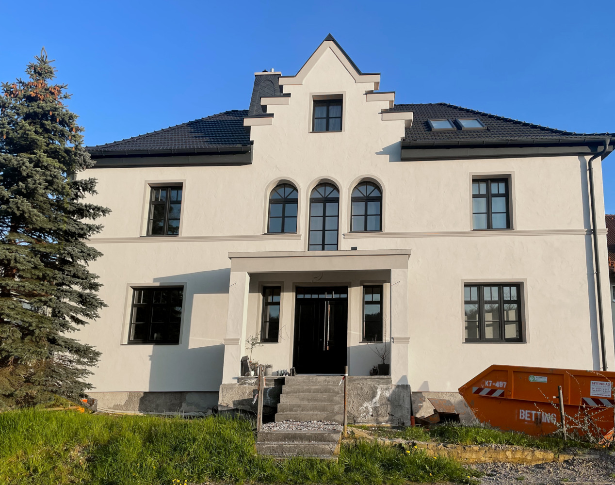 Historische Villa nach der Sanierung