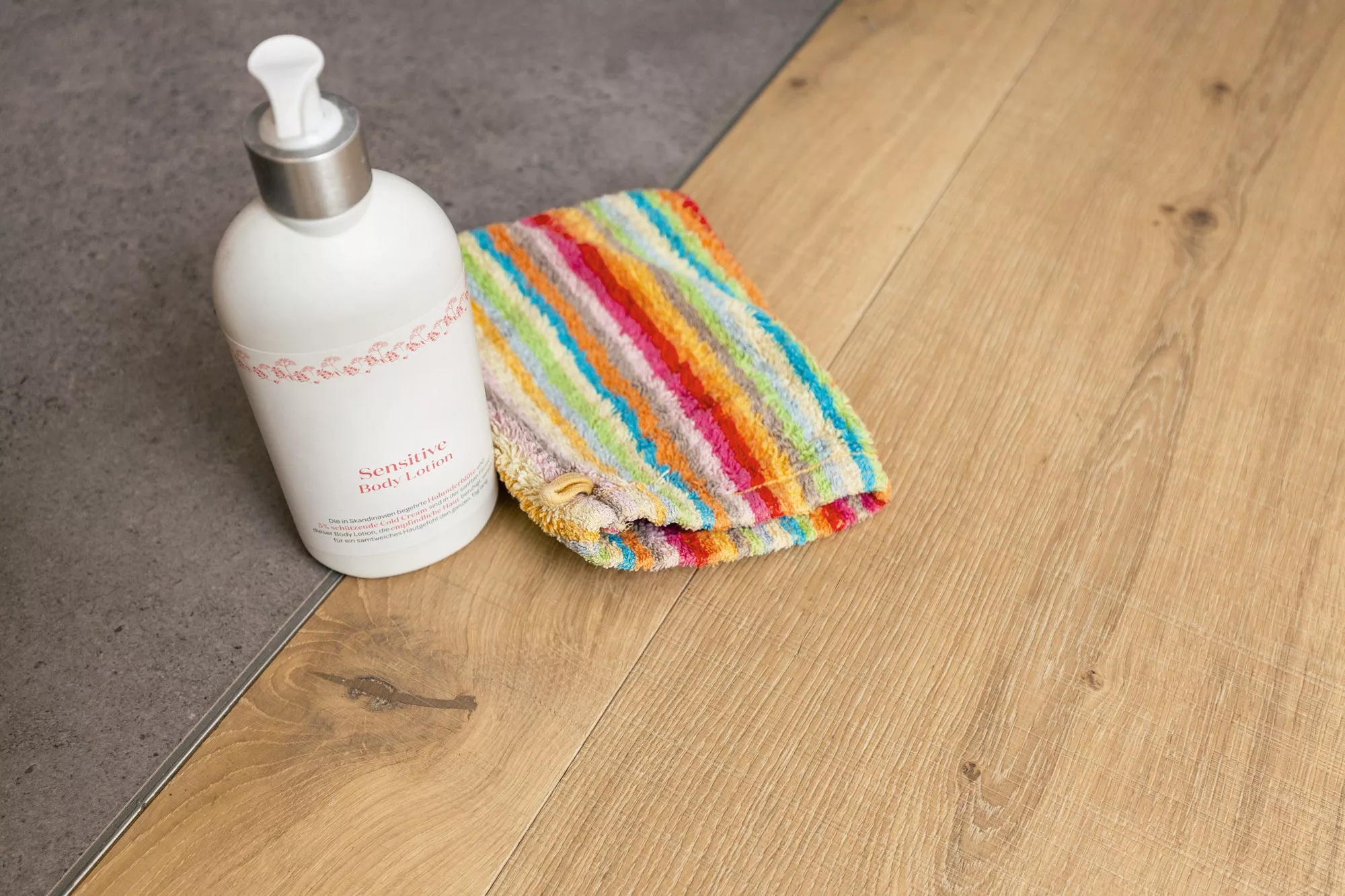 Helle Eichendielen im Badezimmer