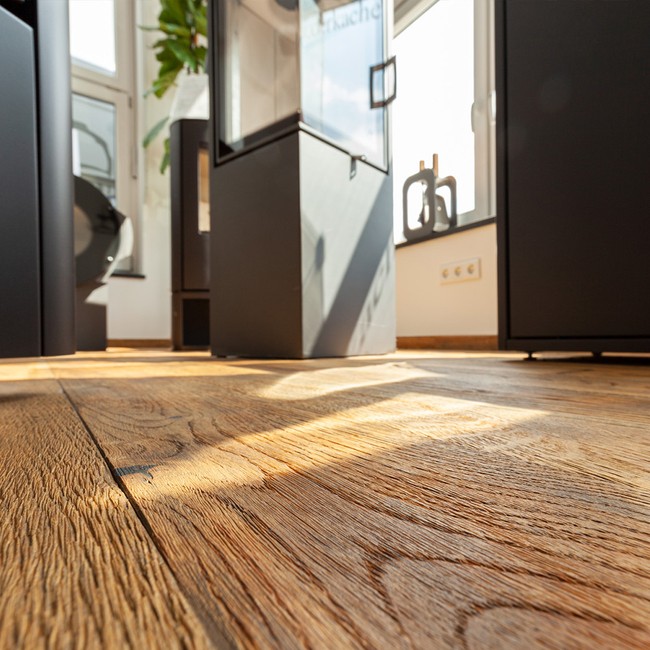 Wirtshausboden Avignon im Geschäft "Der Kachelofen" Eiche Massivholzdielen Wohnung