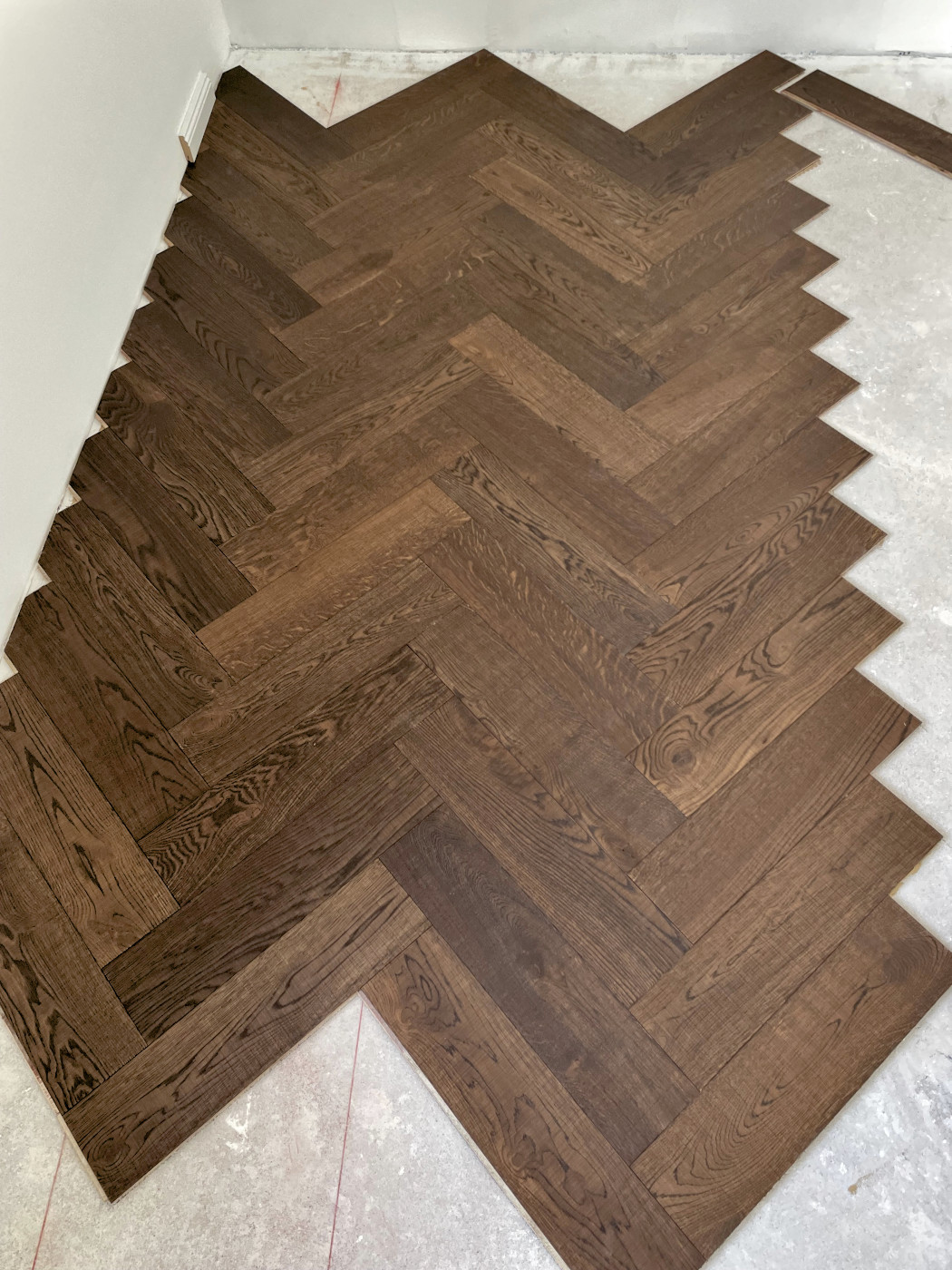 Fischgrät Eiche Chestnut - Sägerau