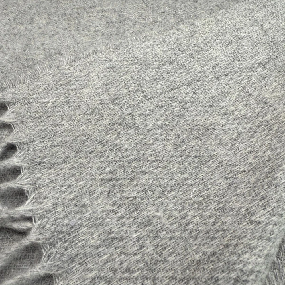 Plaid 100 % Cashmere - Classic Grey Plaid 100 % Cashmere - Classic Grey