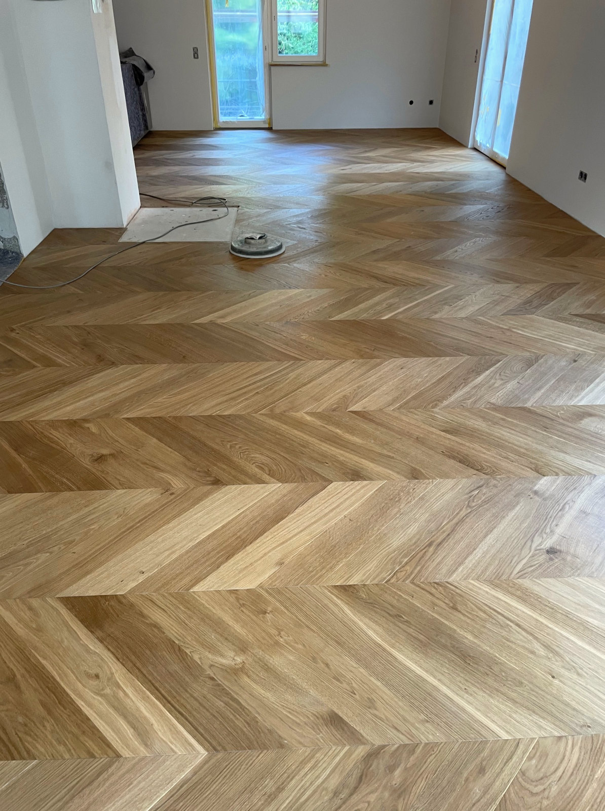 Franz. Fischgrät Eiche Caramel (geräuchert), Select Chevron hellbraunes Parkett Räuchereiche