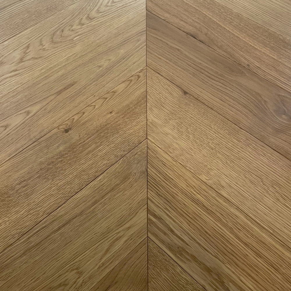 Franz. Fischgrät Eiche Caramel (geräuchert) Chevron Räuchereiche braun