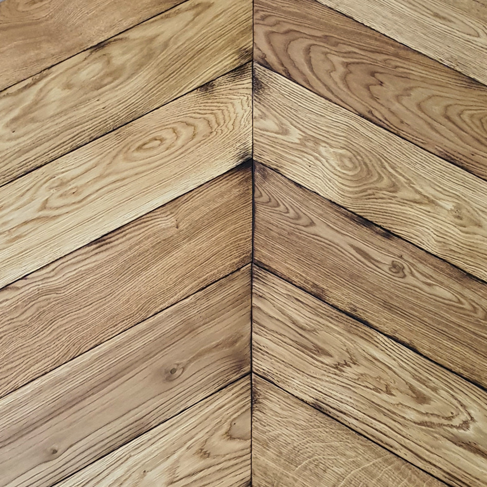 Französisches Fischgrät Eiche Old Tullan, gebrannte Kanten Chevron Eiche Vintage-Parkett Feuerveredelung