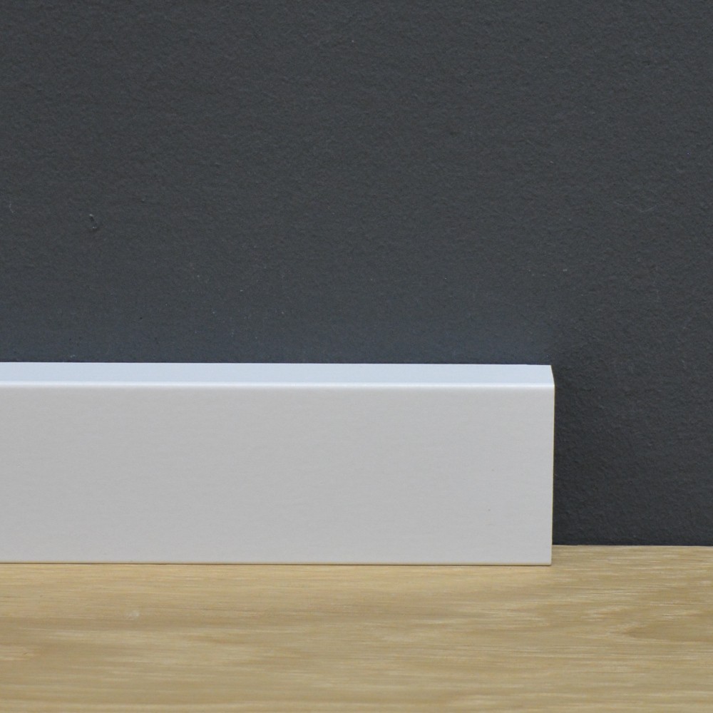 Sockelleiste MDF weiß kantig, 40 x 16 mm Leisten mit gerader Kante