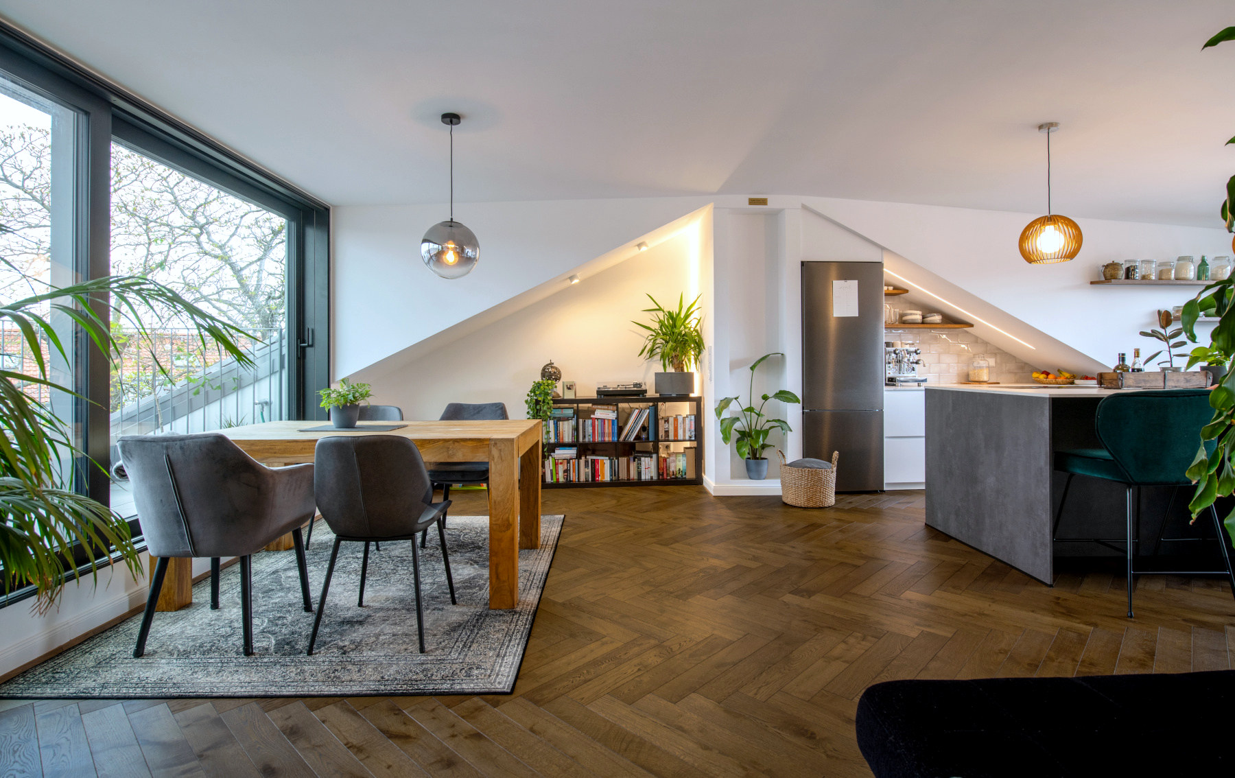 Fischgrät Chestnut Naturöl, Eiche massiv Massivholz, braunes Fischgrätparkett