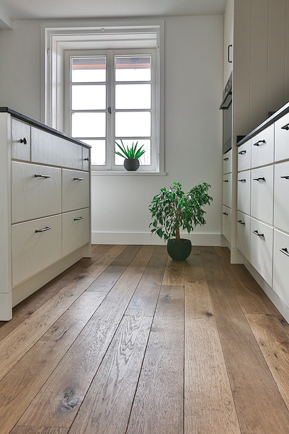 Landhausdielen Räuchereiche Antik Perpignan  Historisches Seehaus Antikparkett