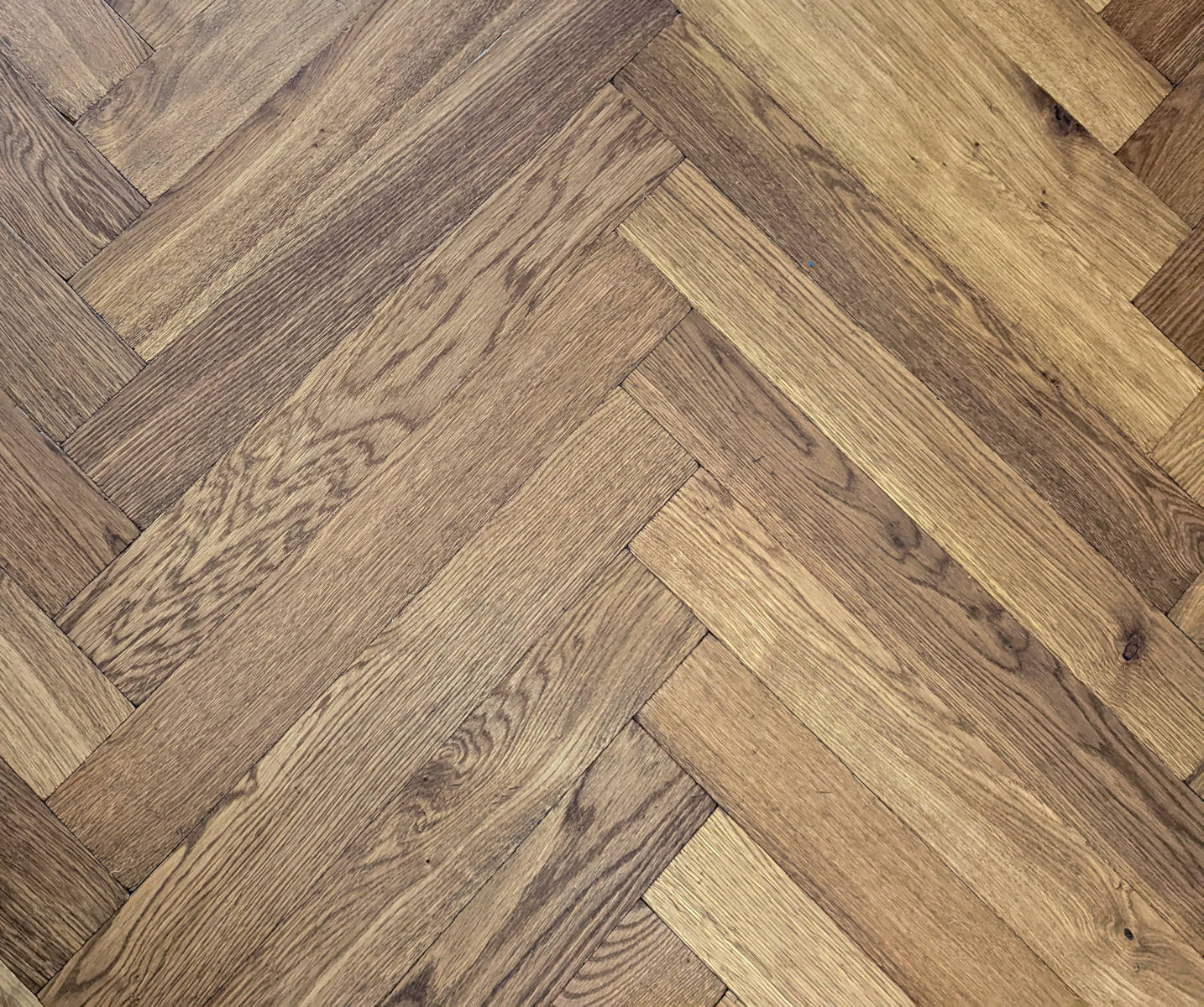 Fischgrät Eiche Antik Perpignan Antikparkett Räuchereiche